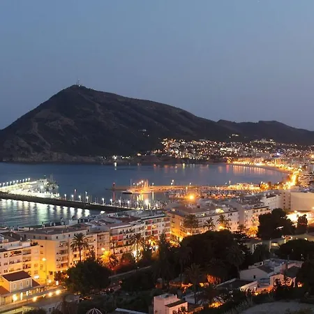 Second Line Beach, Pool, Fast Wifi * Altea